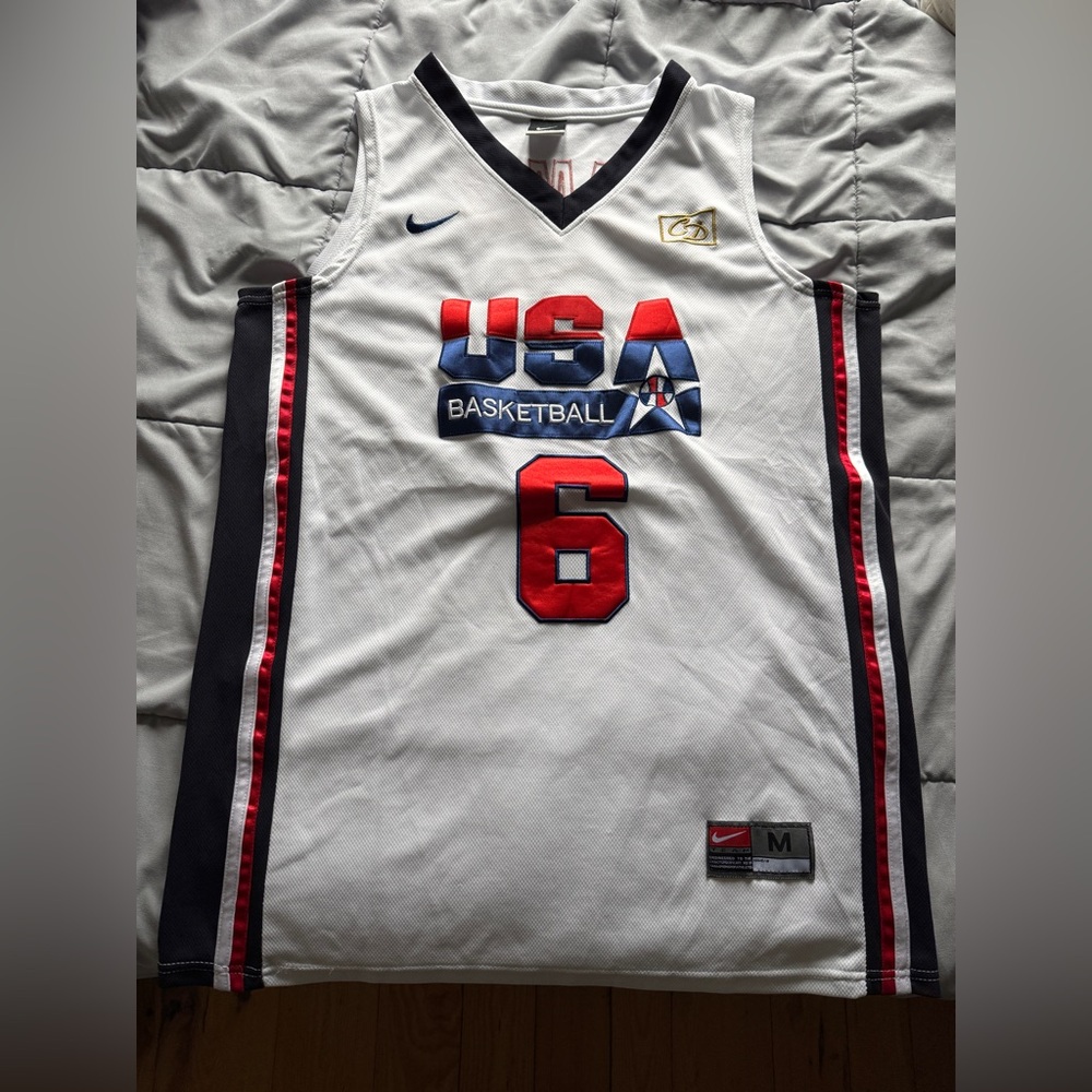 Men’s Nike LeBron James USA Basketball White Jersey Size Medium Vintage